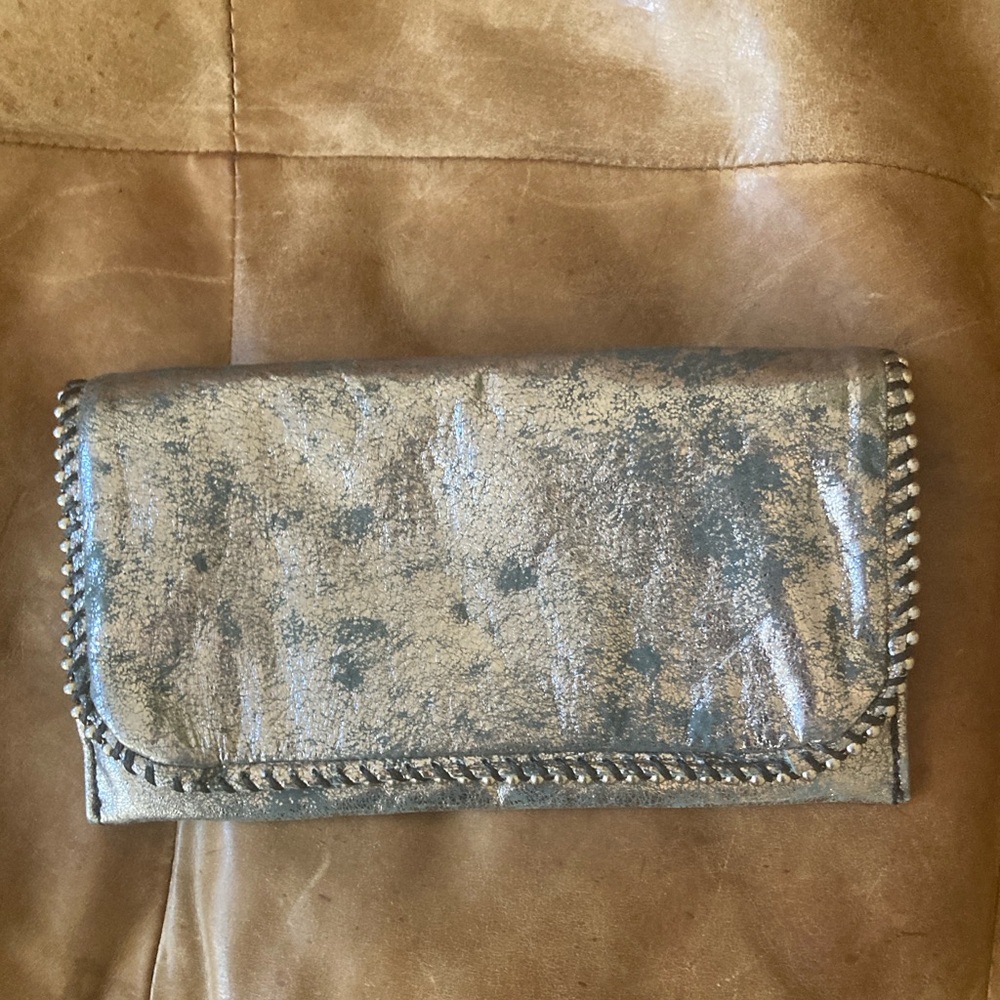 Latico Eloise Leather Wallet Distressed Platnium - Picture 7 of 11